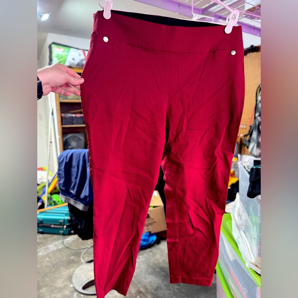 Maurice's women's Bengaline Crop Pull On Pant, textured red, size 20
